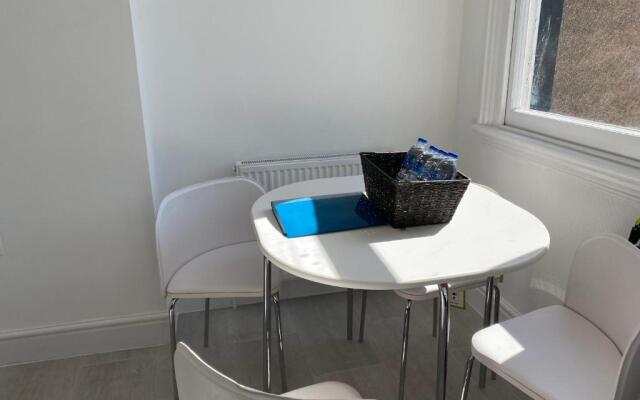 4 Bed Maisonette near the Travelodge colwyn bay