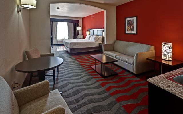 Holiday Inn Express & Suites Wichita Northwest by IHG