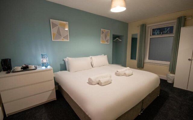 Irvine Riverside Guesthouse by Payman Club
