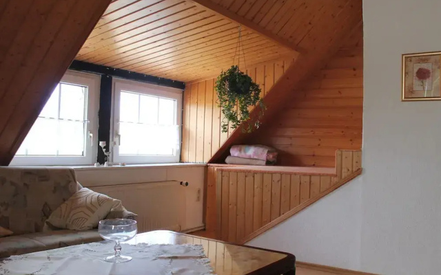 Schone Zweizimmer-ferienwohnung mit Pool im Garten