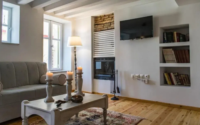 Anthi's House Center