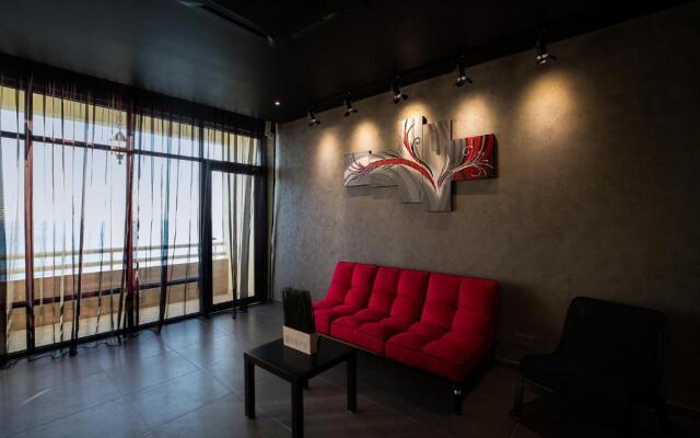 Lovely 1-bedroom condo with pool