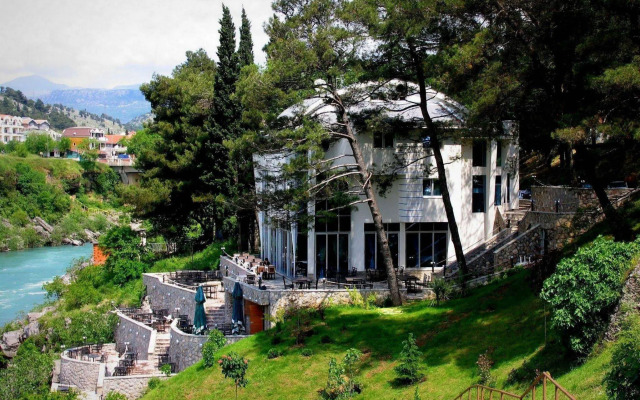 Hotel Ambasador