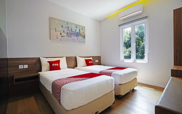 OYO 94729 Regia Dago