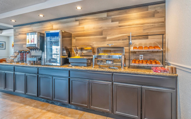 Comfort Inn & Suites Thousand Islands Harbour District