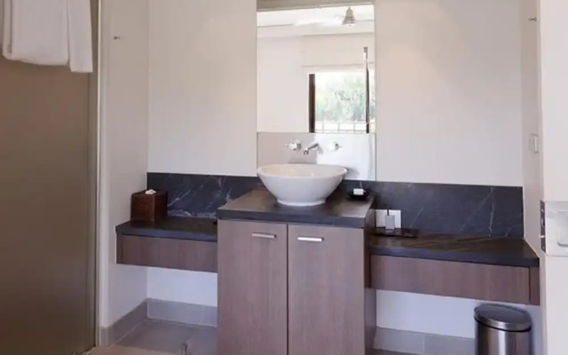 Luxury Apartment at Sea Temple Palm Cove 2 Bed 2 Bath