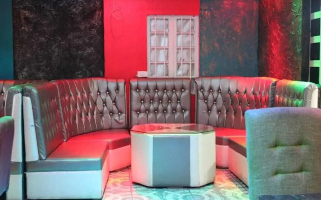 old station lounge