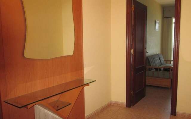 Galicia 100423 3 Bedroom Apartment by Mo Rentals