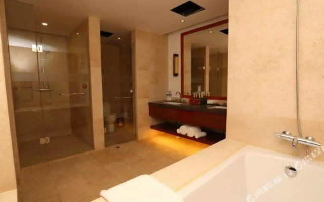 Longlin Hot Spring Resort