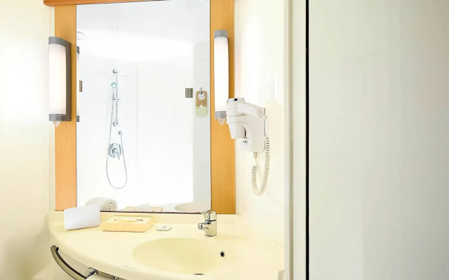 ibis Navi Mumbai Hotel