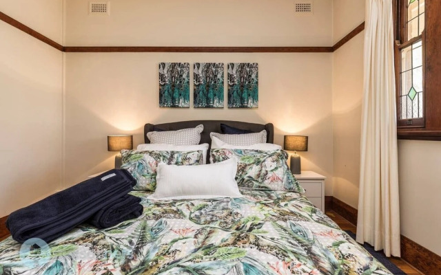 Bathurst 3 Bedroom 2 Bathroom House With Parking