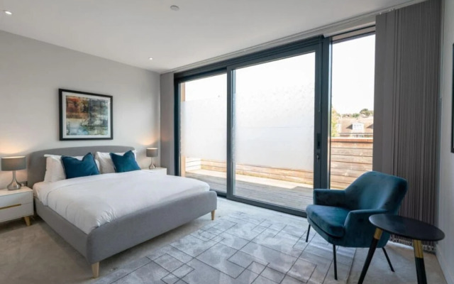 The Hampstead Hideout Glamorous 3bdr Flat With Balcony