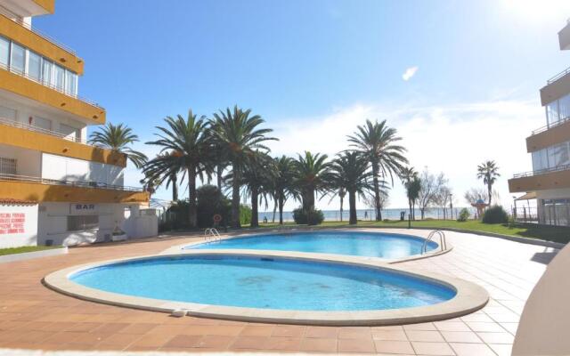 RNET - Rhc - 2101 - Rosas Holiday Center