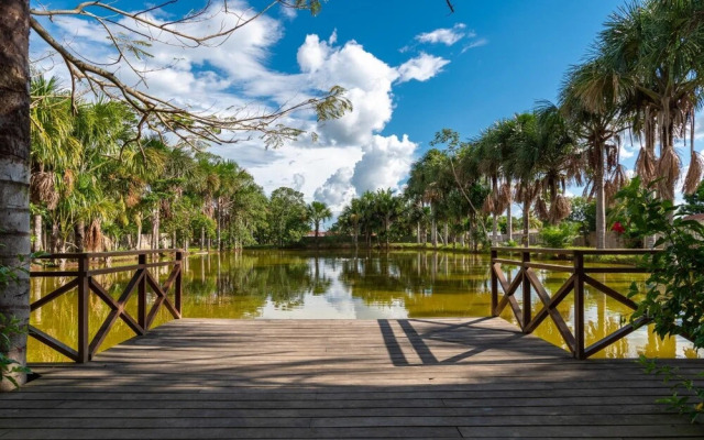 Wakaya Ecolodge