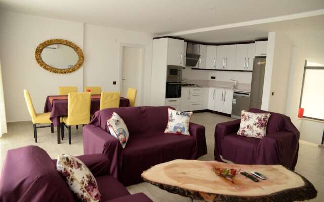 Villa Zeki by Akdenizvillam