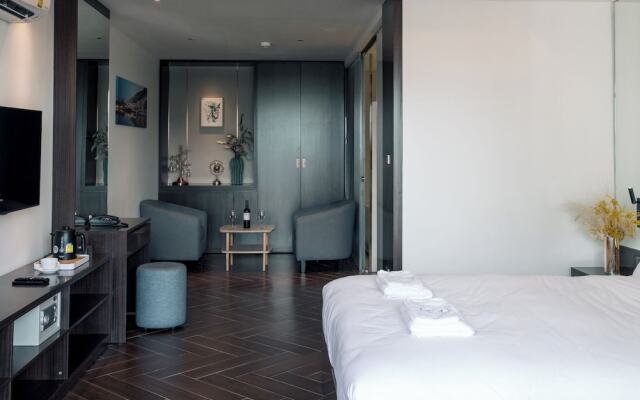 Riverside Hotel