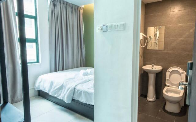 Econtel Queensbay