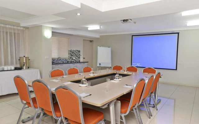 Comfort Inn & Suites Burwood