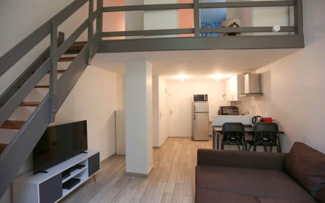 Hostnfly Apartments - Charming Luminous Studio in Vincennes