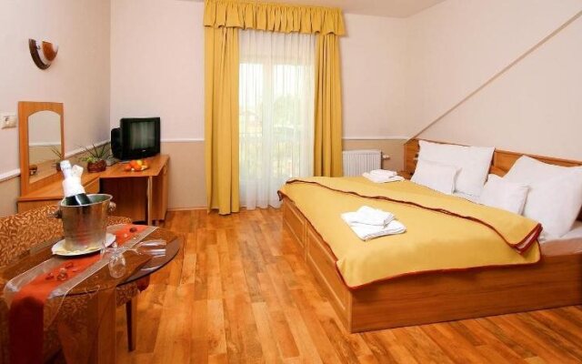 Nefelejcs Hotel
