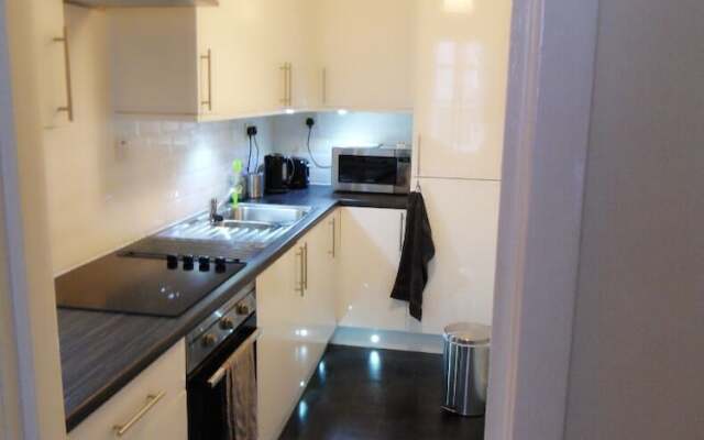 1 bed flat off Royal Mile
