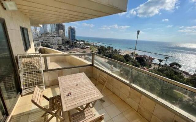 Netanya Dreams Luxury Apt.W02