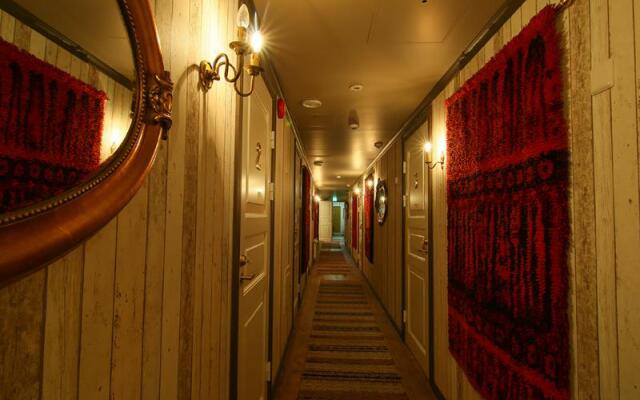 Elves Village Hotel