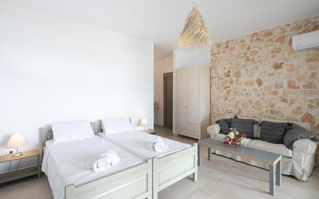 Marina Vista Luxury Studio suites Beach front