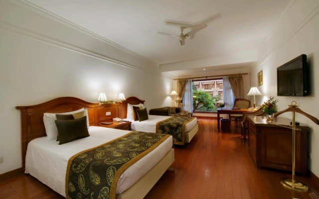 Hotel Ambika Palace – Guest Rooms – Agra