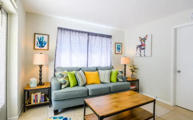 Beautiful Old Apartment with Beach Gear