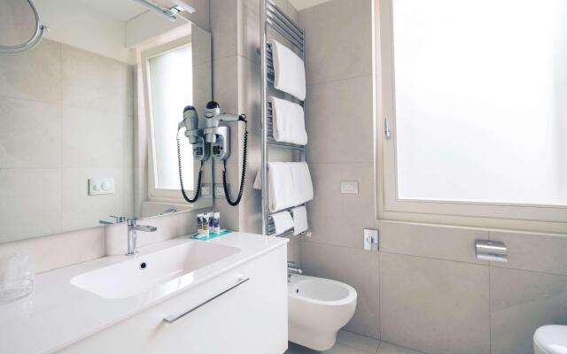Mercure Milano Solari Hotel