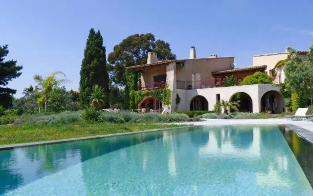 VILLA MERCEDES b&b