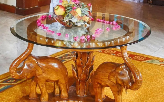 Tausi Palace Hotel