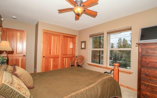 Snow Summit Chalet 1086 by RedAwning