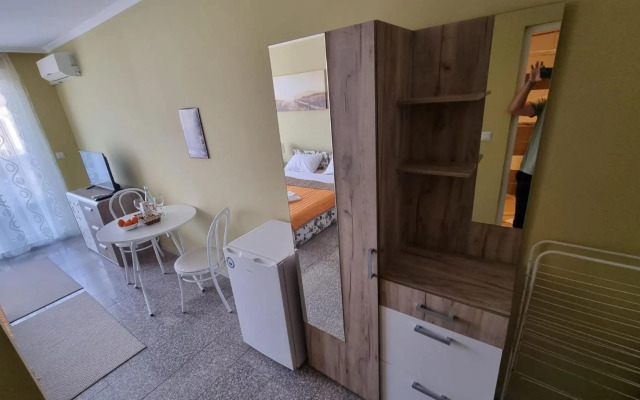 One Bedroom Apartment Admiral Plaza C 45