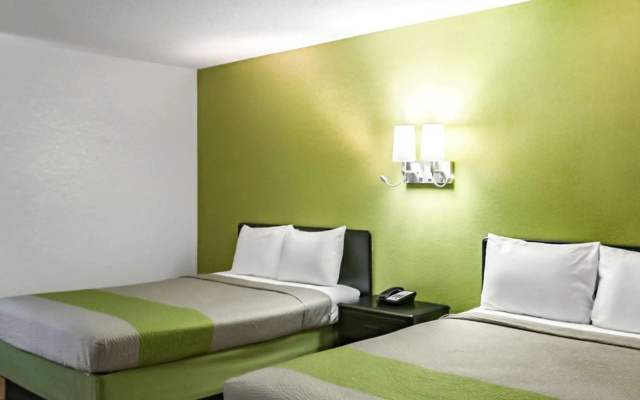 Motel 6 Augusta, KS