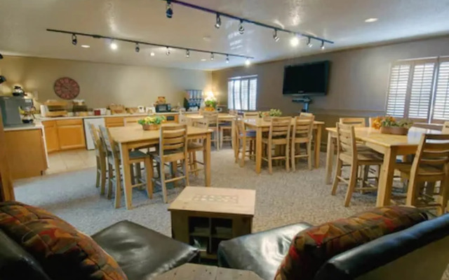Americas Best Value Inn Covered Wagon Lusk