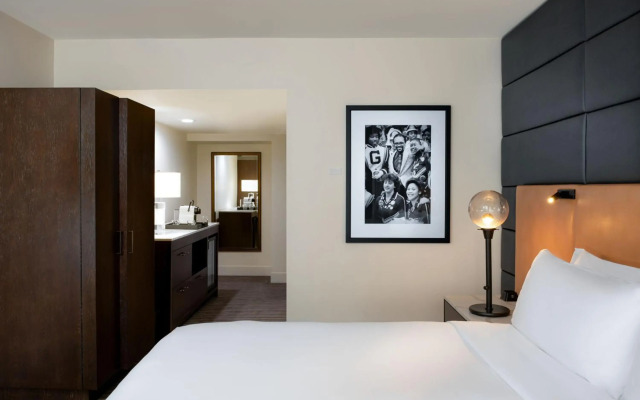 Hotel Theodore