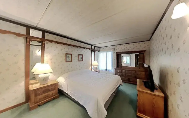 Slopeside 1849 Condos - Comfortable 3 BR Condos with Full Kitchens