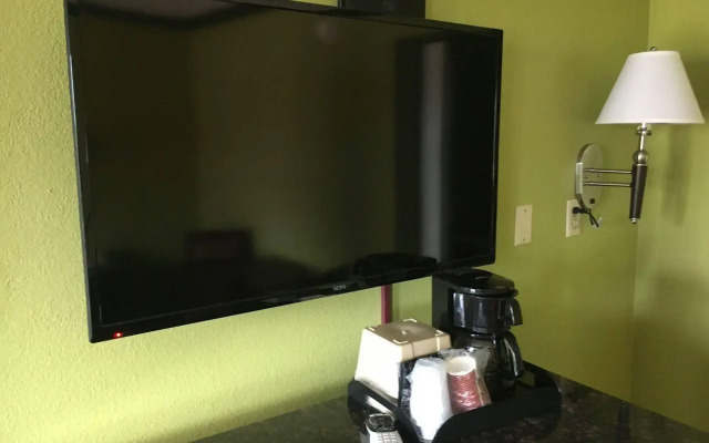 Del Amo Inn