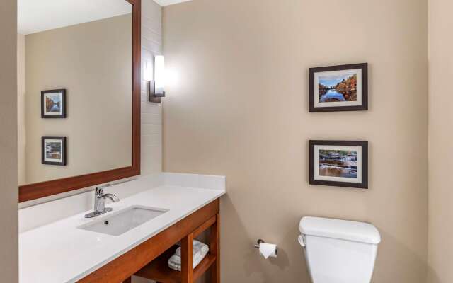 Comfort Inn & Suites