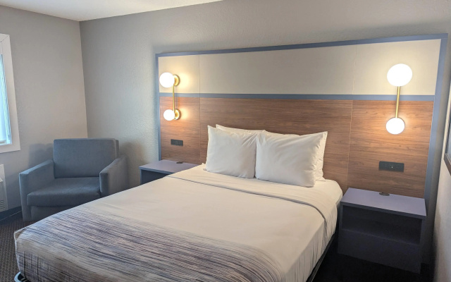 AmericInn by Wyndham St. Peter