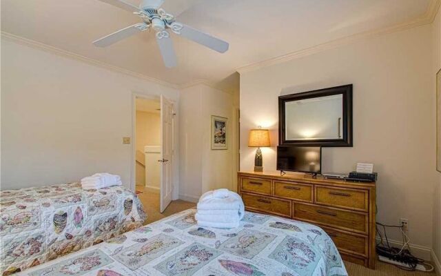 Gleneagle Green 2535 by RedAwning