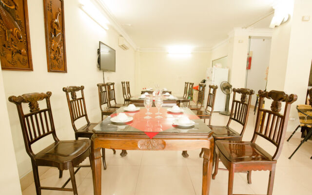 Ho Sen Xanh Hotel