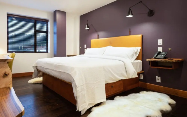 The Horton Hotel and Rooftop Lounge