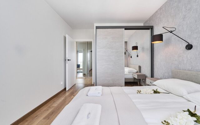 Tawryczewskiego Apartments by Renters
