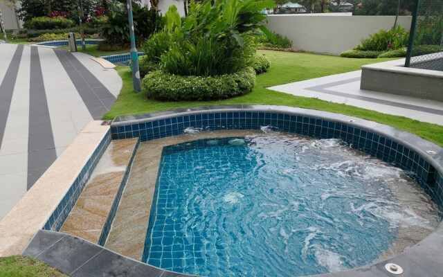 Garden View Homestay @ Country Garden Danga Bay