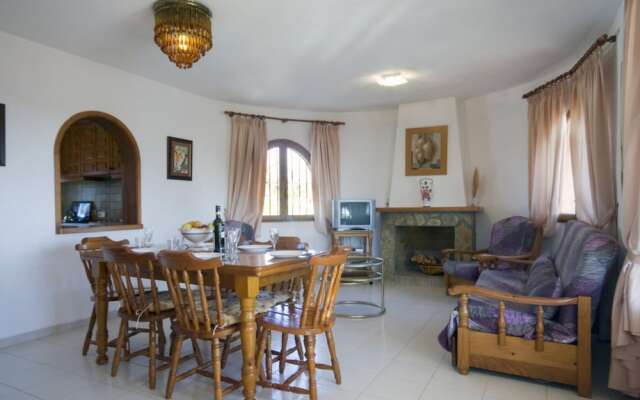 Villa - 2 Bedrooms with Pool and Sea views - 105004