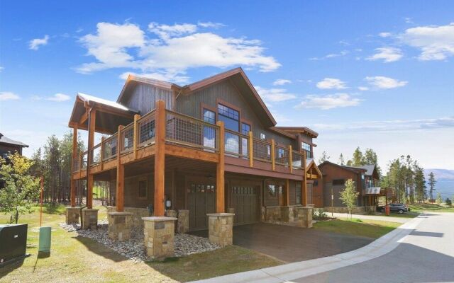 Cocoa Cabin 4 Bedroom Home by RedAwning