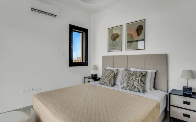 Sanders Elgio - Delightful 2-bdr Apt With Balcony